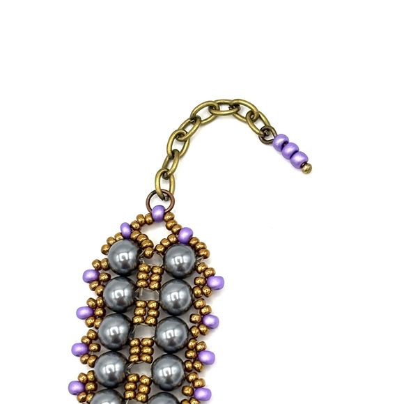 Hand Crafted Grey Pearl and Seed Bead Bracelet - Picture 7 of 9